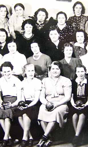 1943 McDonald PA Women's Bowling Team Real Photo MIDDLE