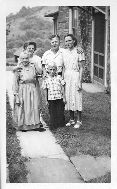 Lucinda Newman Webeck & family, Wilson Riley, Elizabeth Webeck Sepesy, Emil Riley, Bertha Wilson Riley approx 1945