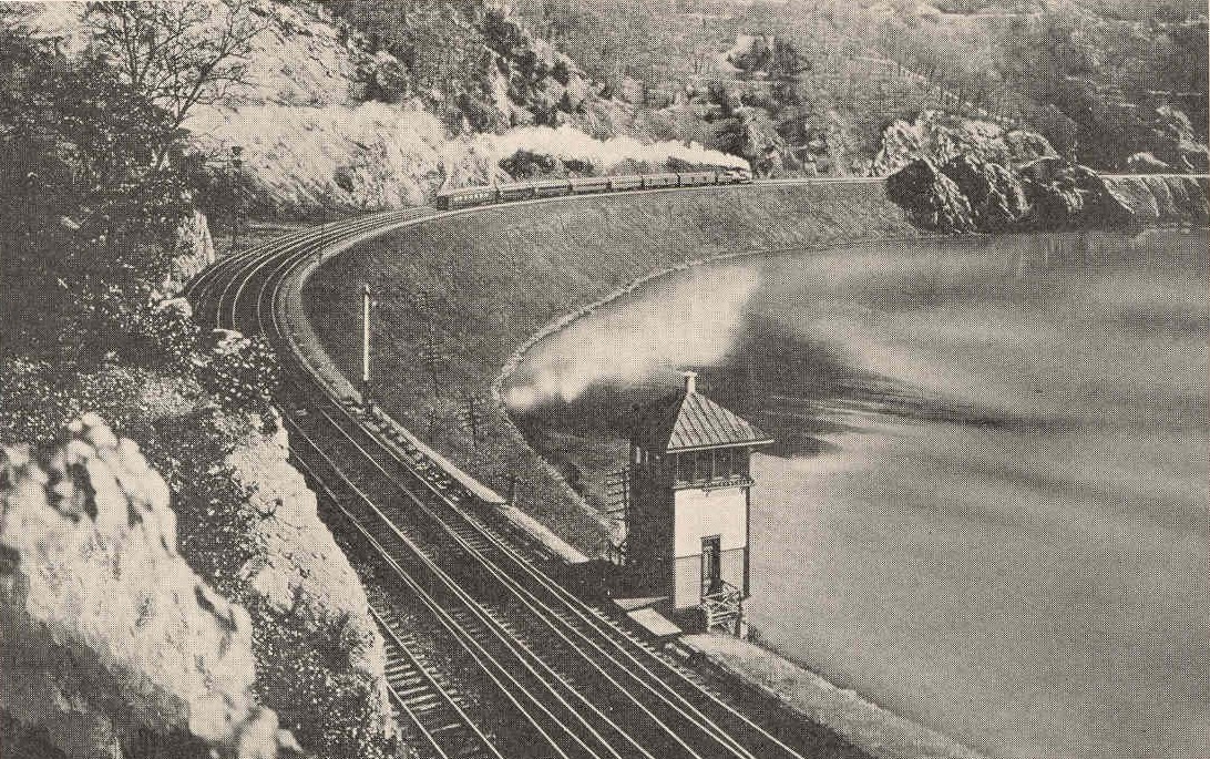 Picture of the Horseshoe Curve along the Schuylkill