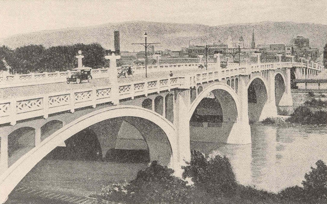 Picture of the Penn Street bridge circa 1923