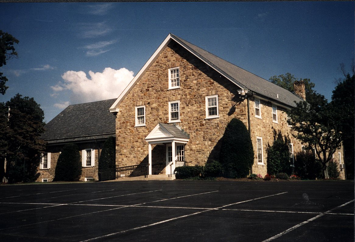 Doylestown Mennonite Church.jpg (221617 bytes)