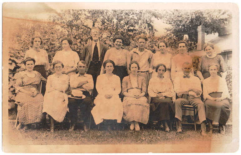 Postcard of members of the Dunn family at their 1920 reunion in Garland, Pa.