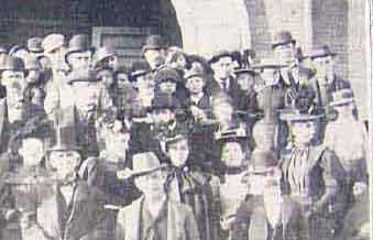 McDonald PA Elementary School Dedication 1895 photo, faces on RIGHT side