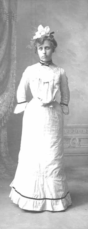 Eva Leaura Stewart born 1884