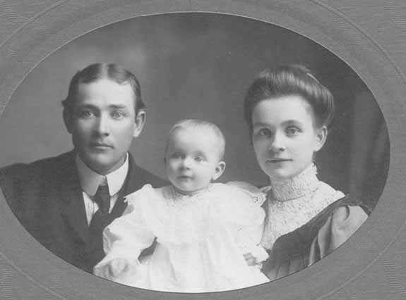 Unknown lovely young Family (a Sharp or a Stewart)