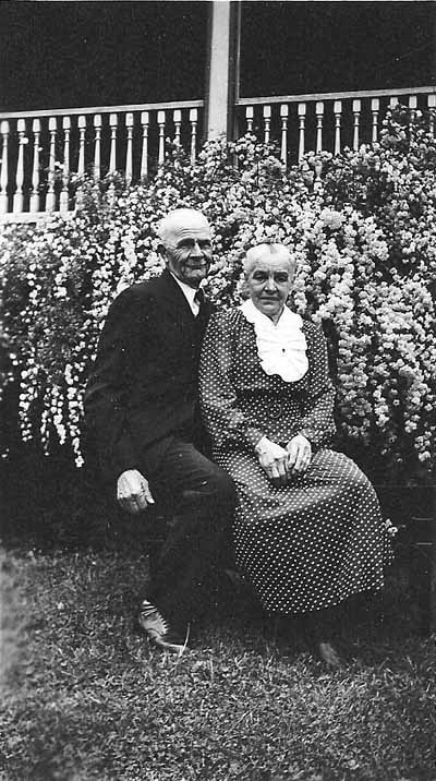 Charles and Lucinda Newman Webeck from Centerville approx 1940