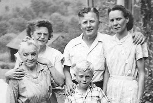 cropped, Lucinda Newman Webeck & family, Wilson Riley, Elizabeth Webeck Sepesy, Emil Riley, Bertha Wilson Riley, Approx 1945